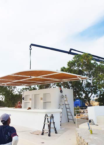 ΤΟΠΟΘΕΤΗΣΗ ΠΕΡΓΟΛΑΣ ΣΤΟ ΞΕΝΟΔΟΧΕΙΟ “COSME” ΣΤΗΝ ΠΑΡΟ